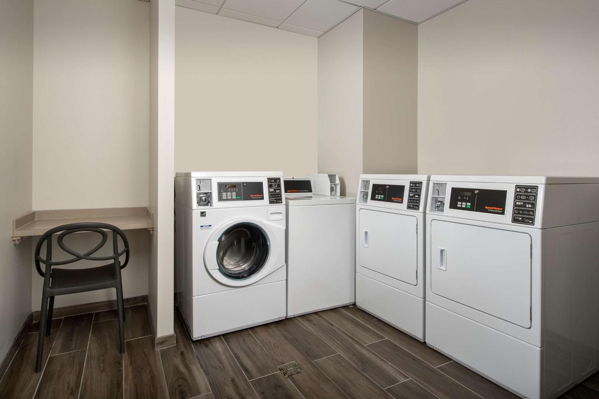 Homewood Suites By Hilton Louisville Airport 외부 사진