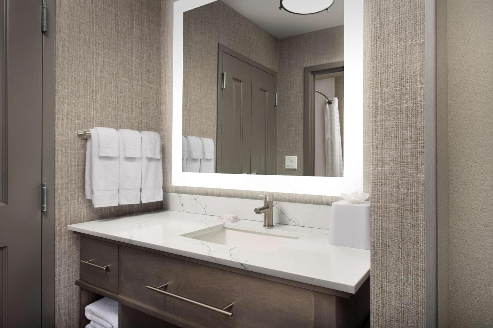 Homewood Suites By Hilton Louisville Airport 외부 사진