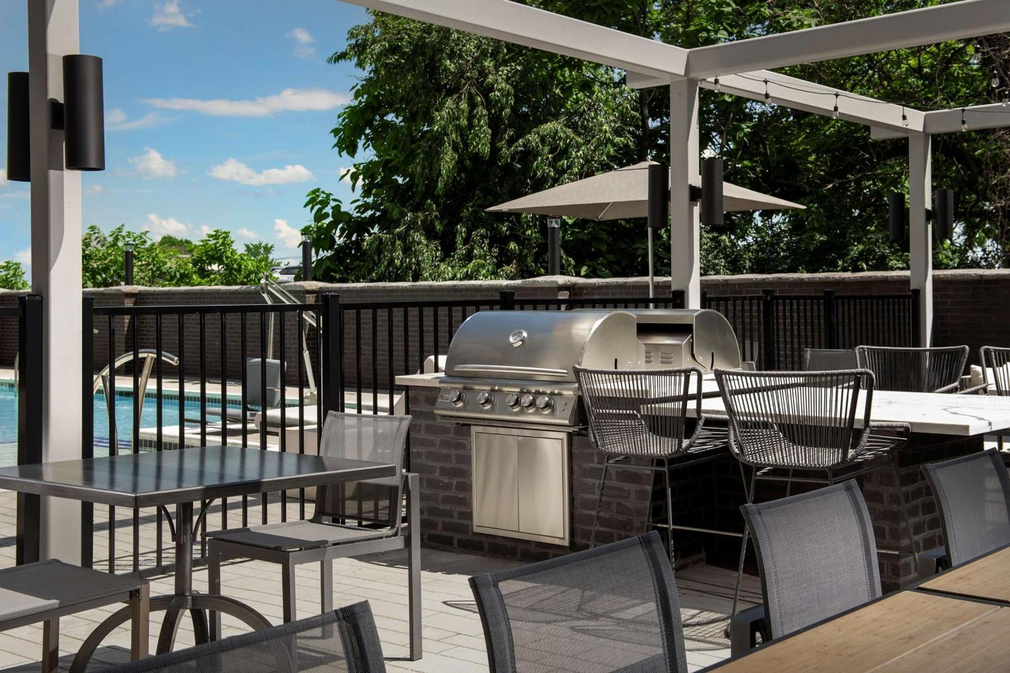 Homewood Suites By Hilton Louisville Airport 외부 사진