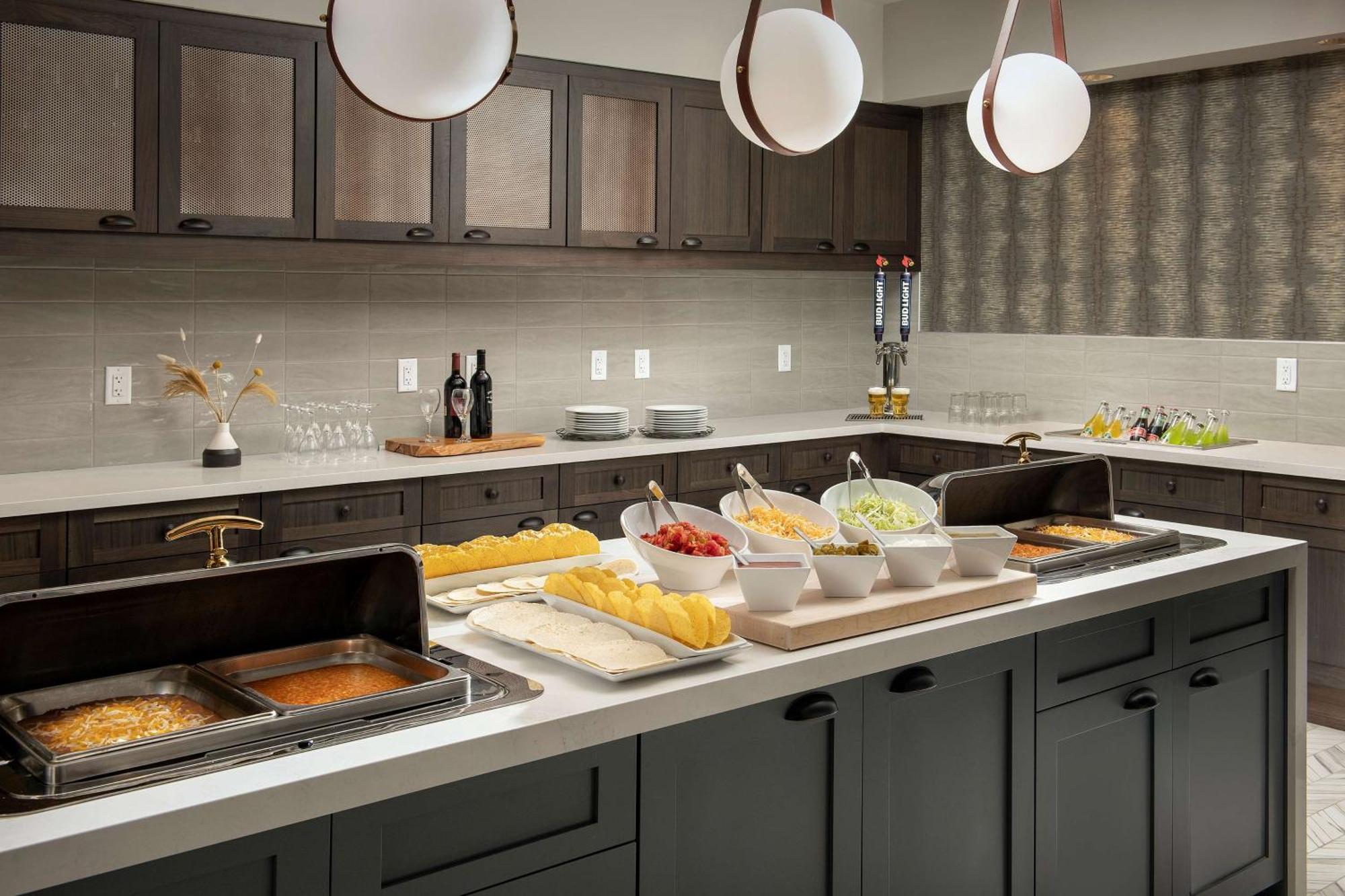 Homewood Suites By Hilton Louisville Airport 외부 사진